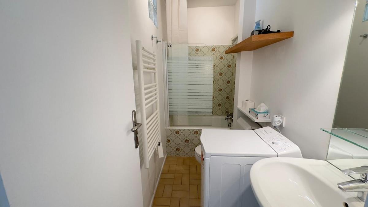 Appartamento Au Coeur De Montmartre, Vivez Comme Un Local, Au Calme, Quartier Vivant, A Pied!